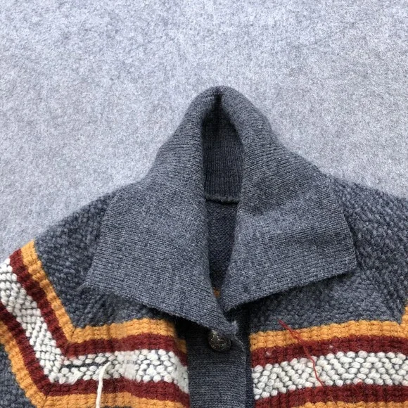 VINTAGE Wool Poncho Cape Womens One Size Gray Fringe Button ILGWU Made USA 70s - Picture 8 of 15